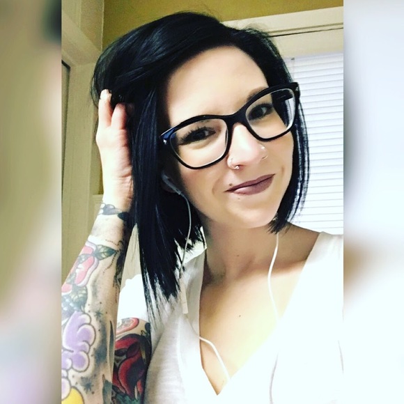 Meet your Posher, Tiffany - Picture 1 of 1